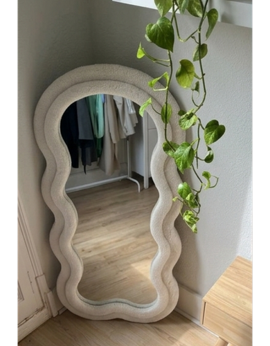 AuraWave Full-Length Mirror – Wavy Designer Floor Mirror | Aesthetic Home Decor